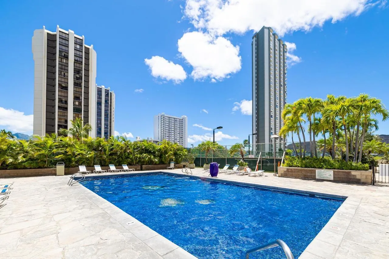Mountain View Condo, Near Beach, Free Parking! Honolulu Apartment